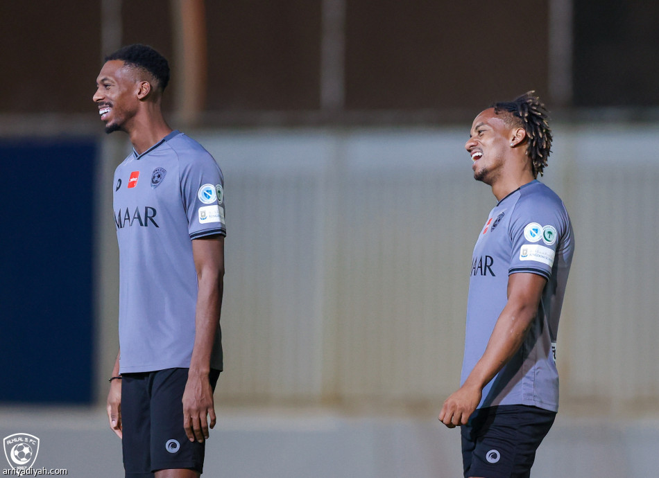 الهلال يستعيد سالم وكاريلو قبل الأهلي