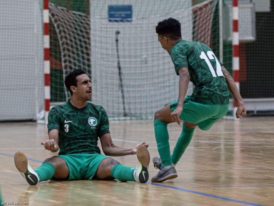 «أخضر الصالات» يكسب العراق.. ويتأهل