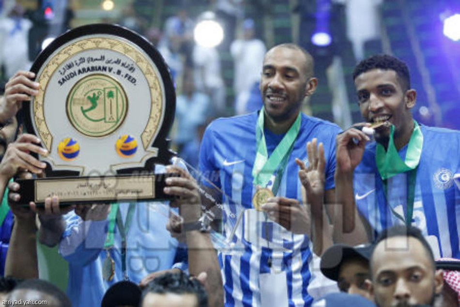 عبدالله بن مساعد يتوج الهلال ببطولة الدوري لكرة الطائرة