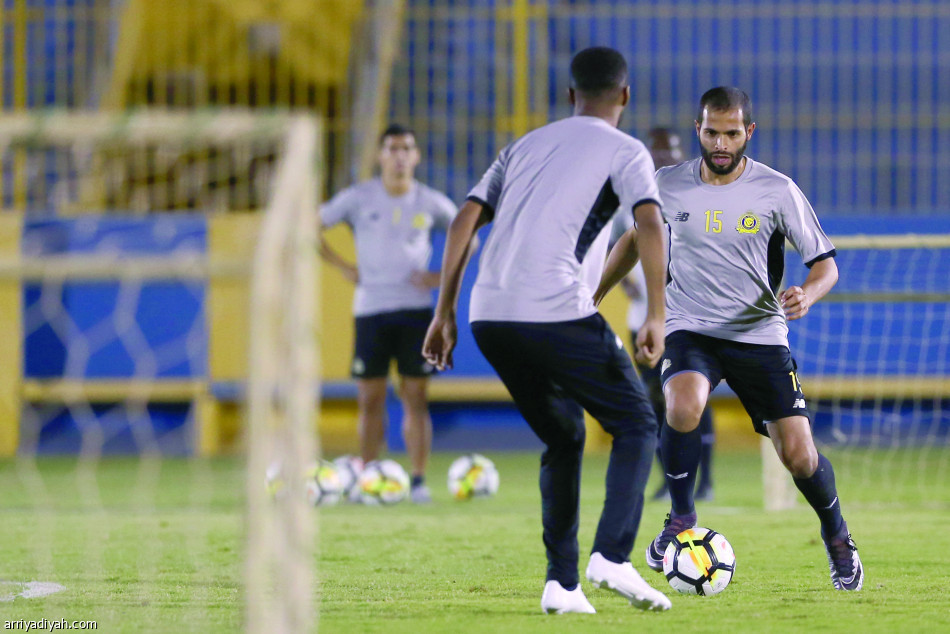 جوميز للاعبي النصر: ضاعفوا جهودكم