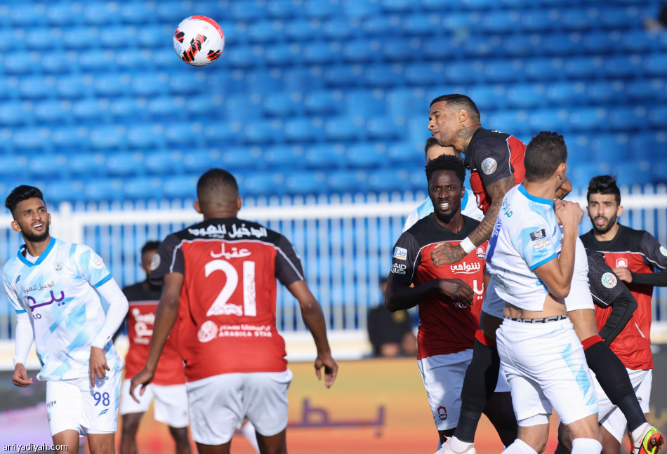 هدف عكسي يمنح أبها نقاط الرائد