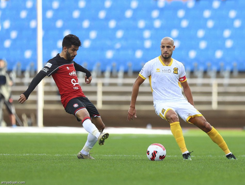 الاتحاد يعزز الصدارة بثنائية حمد الله ورومارينيو