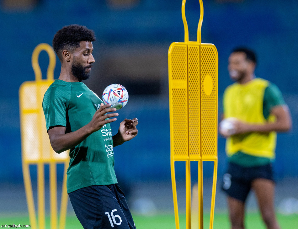 الأخضر.. الفرج يشارك في التدريبات الجماعية