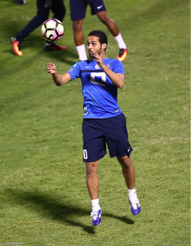 الهلال يغلق تمارينه غدا .. والإدارة توقع مع شركة