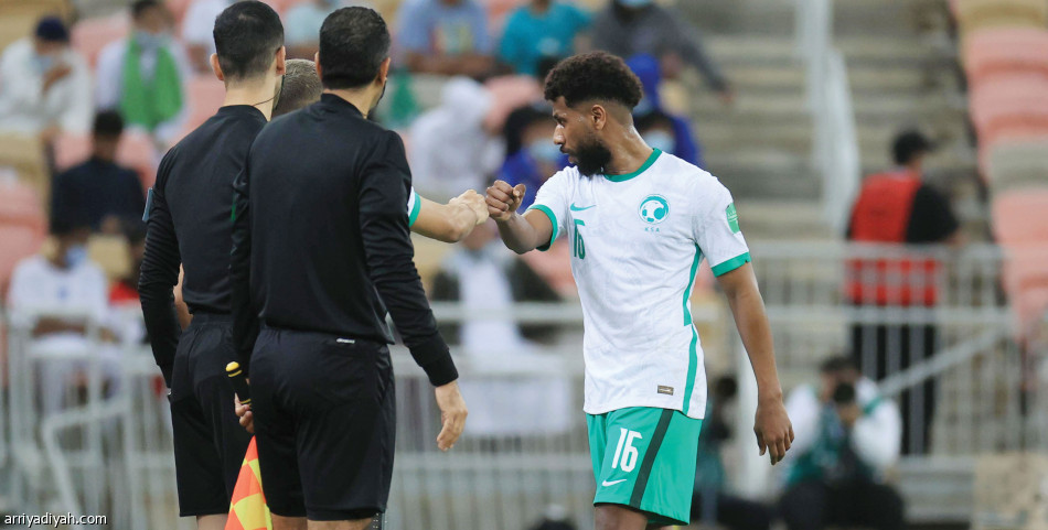 3 نقاط 
تؤهل الأخضر رسميّا