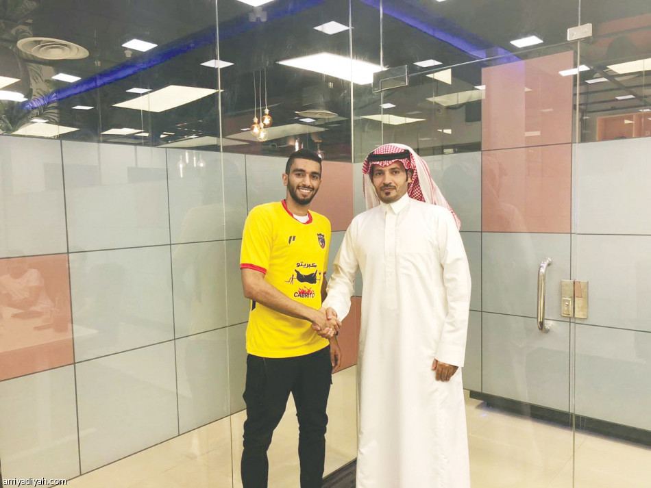 الحزم 
يضم ثلاثي الهلال والشباب والاتفاق