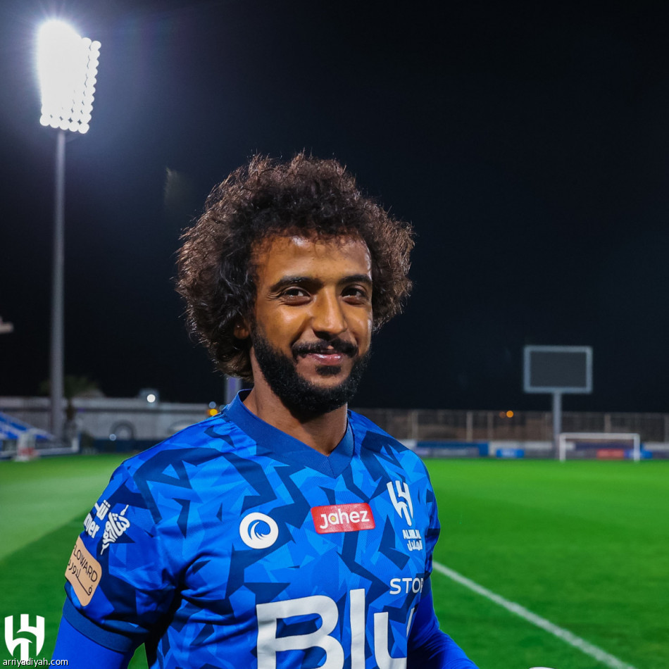 الهلال.. فييتو يلامس الكرة