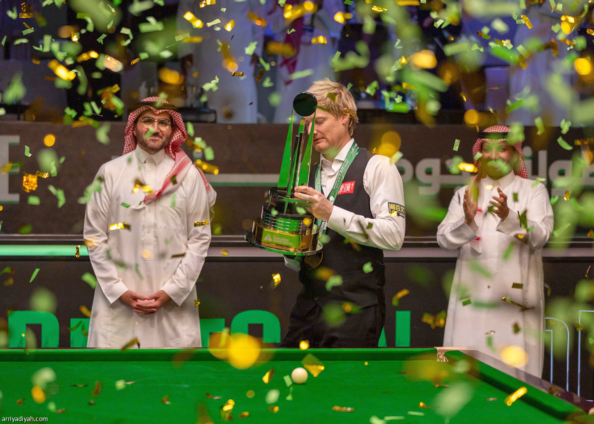 روبرتسون.. بطل ماسترز جدة