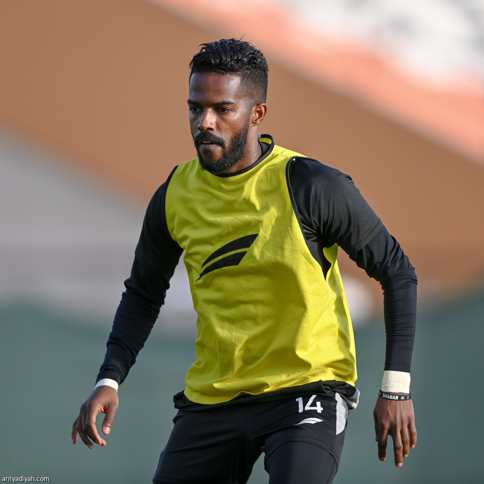 الشباب يعود.. وشيعان ينتظم في التدريبات