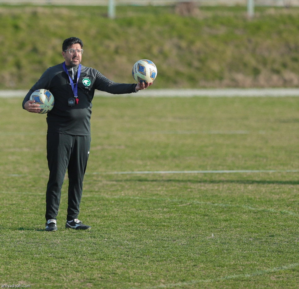 الأخضر الشاب .. المحمدي يرسم تكتيك قيرغيزستان