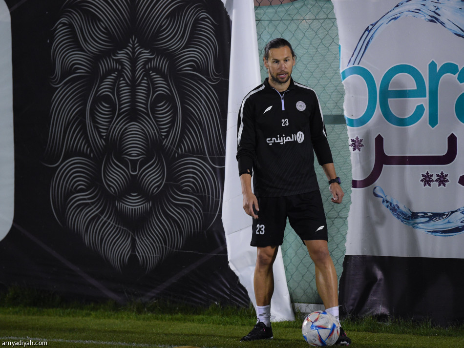 الشباب يعود بـ«مناورة تكتيكية»