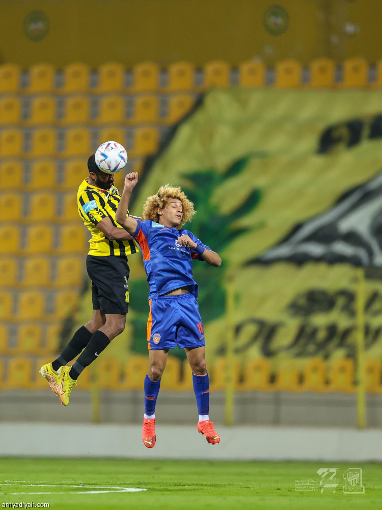 الاتحاد يجتاز تجربة الفيحاء بثنائية