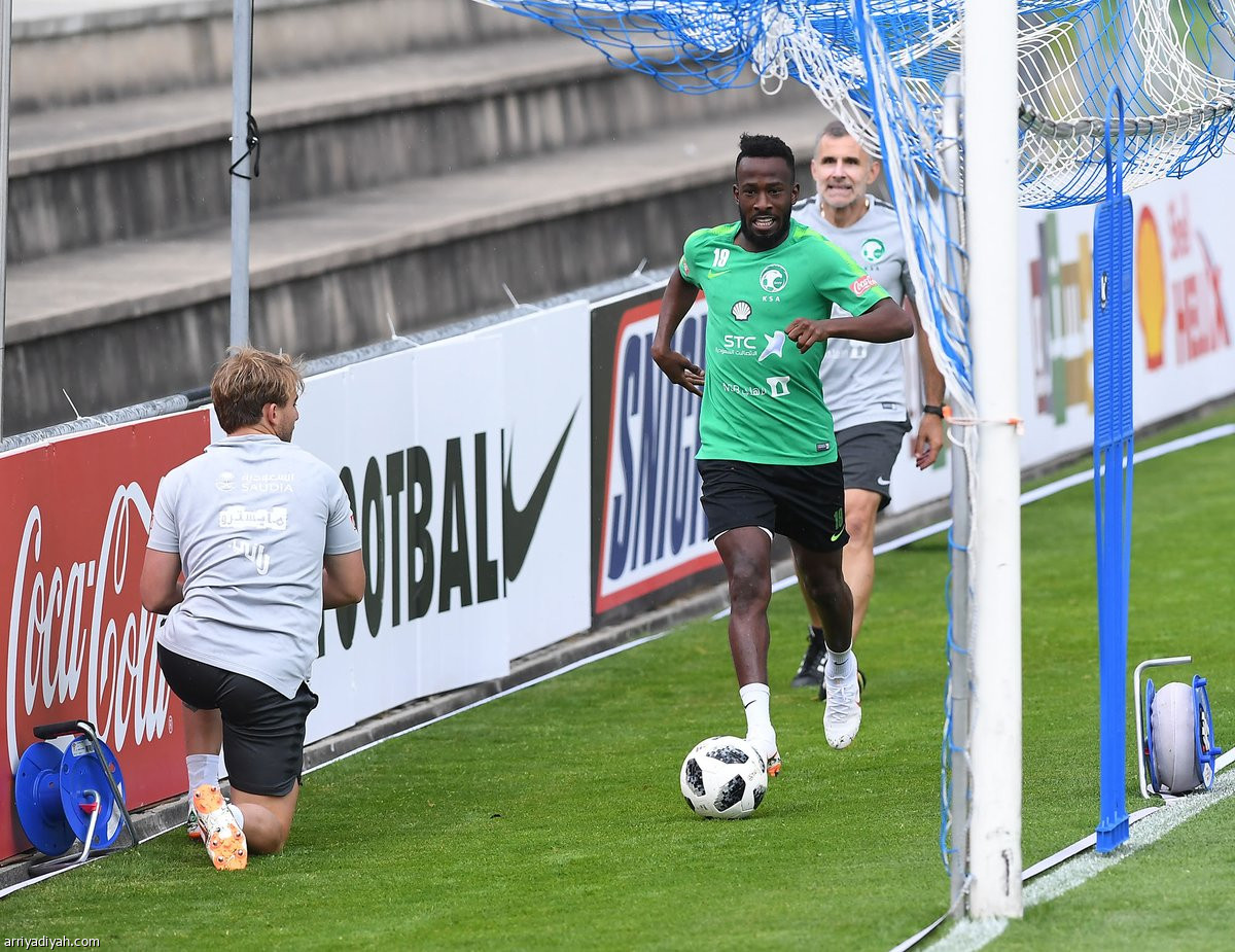 الأخضر يستعد للألمان