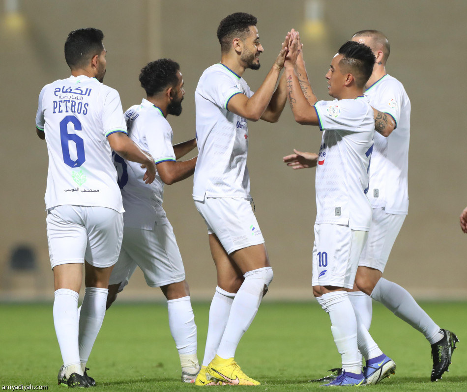 الفتح يكتسح الباطن بخماسية