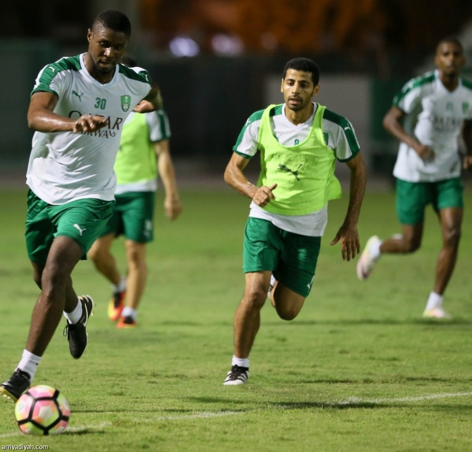 غياب عسيري عن الأهلي 10 أيام