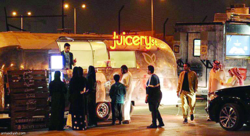 3 مواقع تجذب أهالي الرياض بعد منتصف الليل