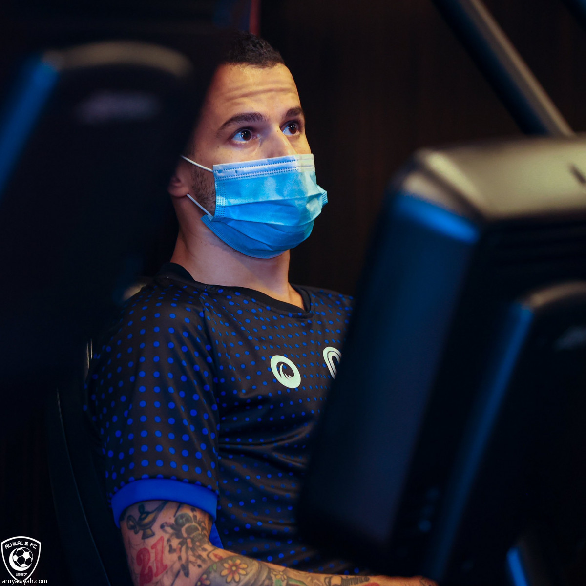 الهلال.. استشفاء في المسبح