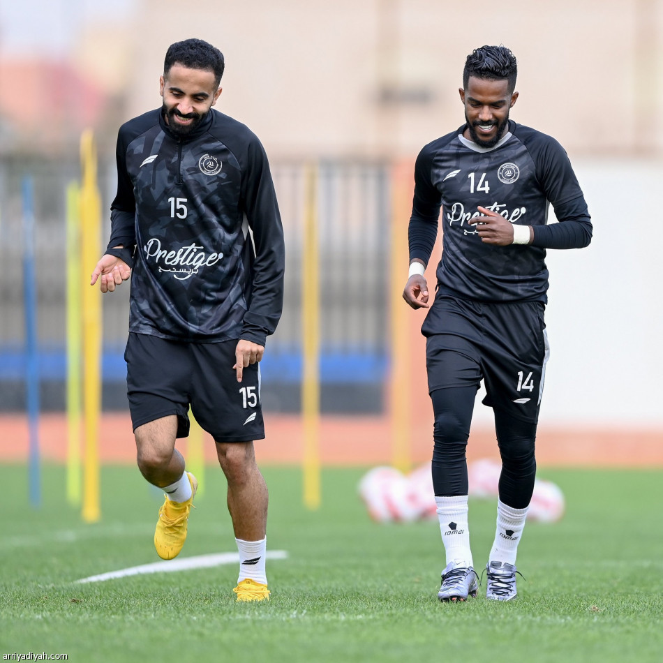 الشباب ينتهج التمرير السريع وإنهاء الهجمة