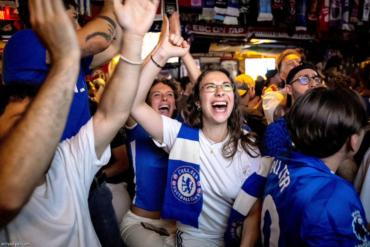 «البلوز» يحتفلون