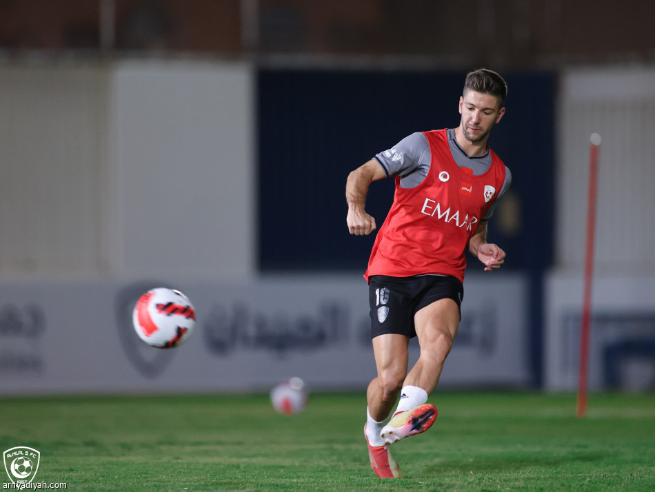 كاريلو وكويلار يشاركان.. وفحوص جديدة للفرج