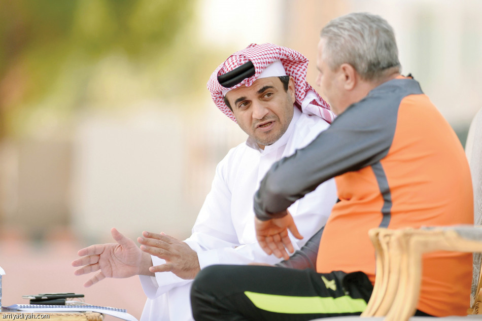 الشباب 
يناور قبل موقعة الجوهرة