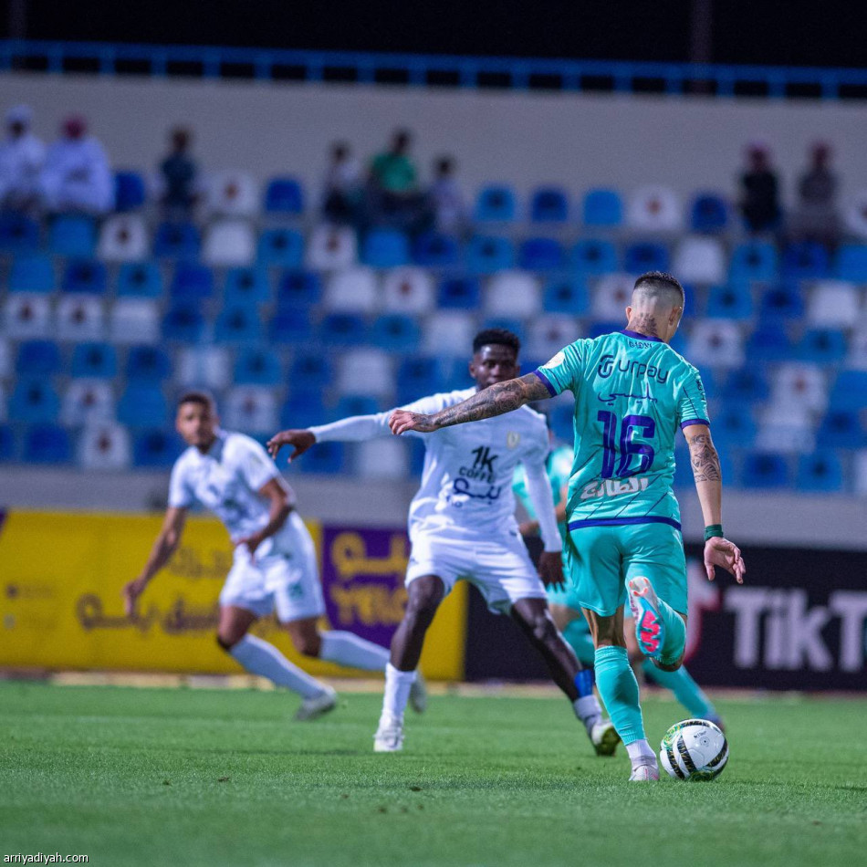 بثنائية نجران.. الأهلي يخطف صدارة «دوري يلو»