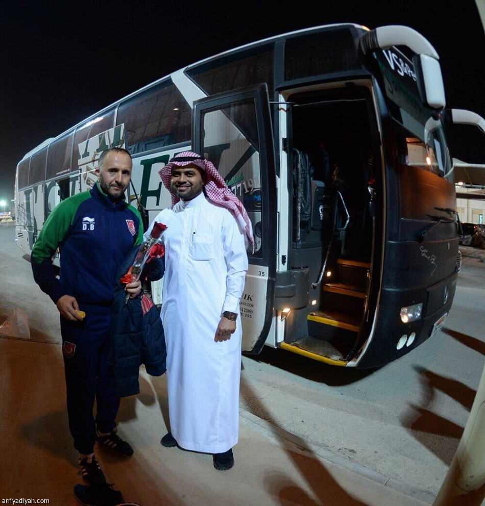 لخويا القطري يصل الأحساء ويتدرب على ملعب المباراة