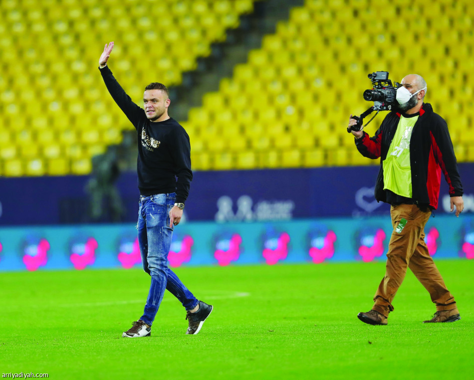 المرة الثانية..
الأصفر 5 انتصارات