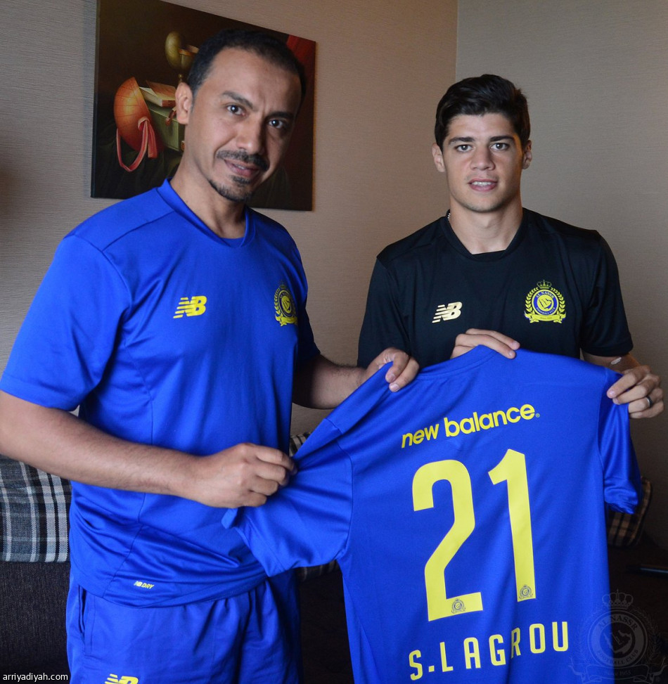 النصر يوقع مع المغربي لكرو رسمياً
