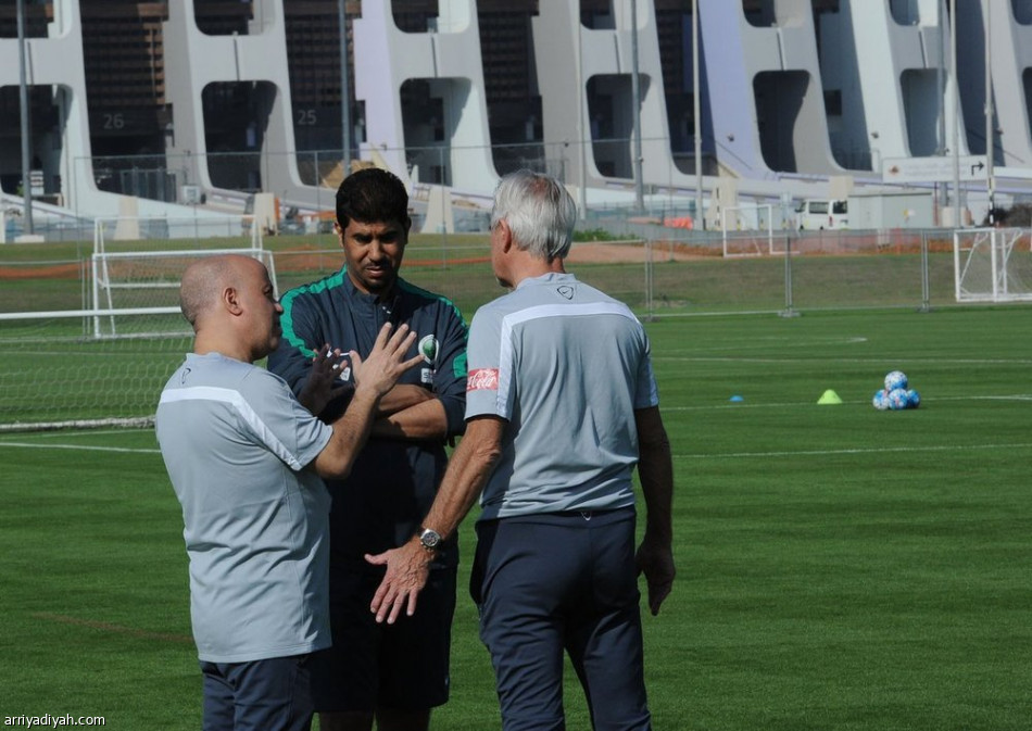 استعراض دفاعي هجومي في تدريبات المنتخب اليوم