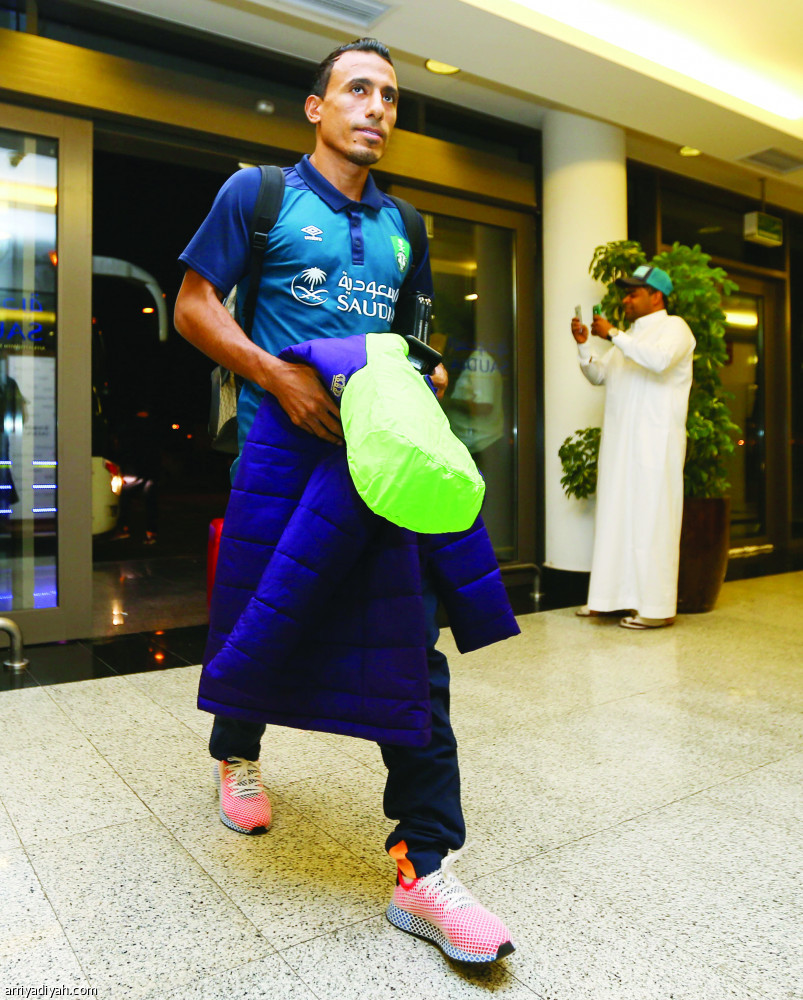 الأهلي
يجهز البدلاء قبل موقعة سطيف