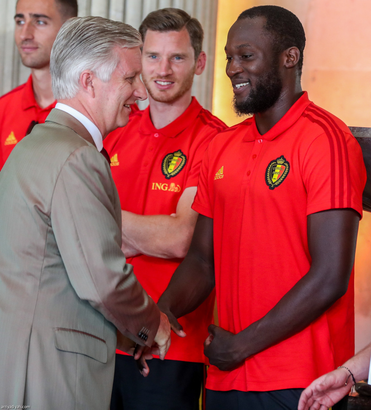 هازارد ورفاقه في ضيافة الملك