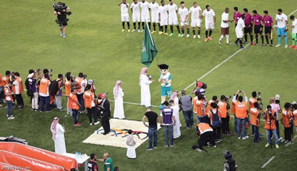 الراعي الرسمي للدوري يحتفل باليوم الوطني في ديربي جدة