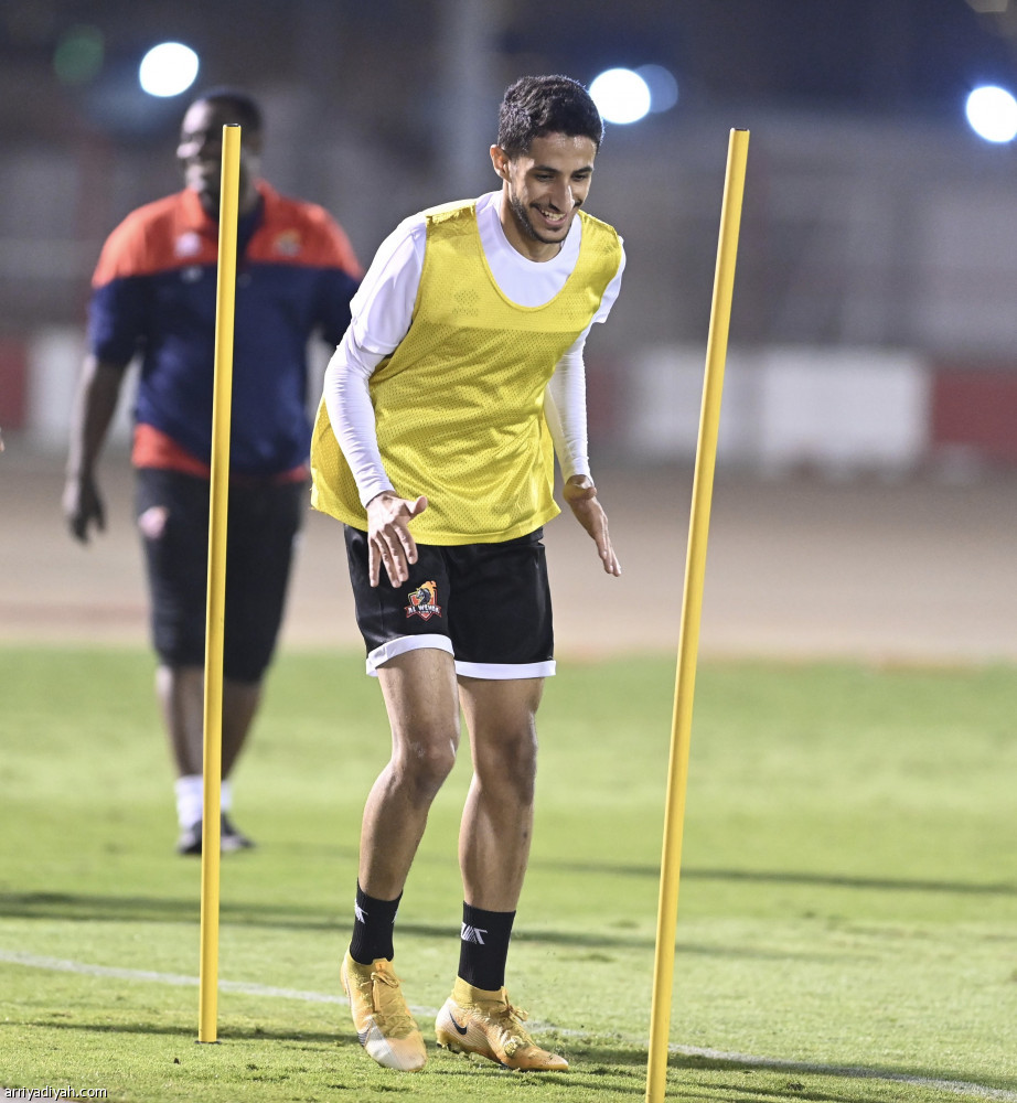 سييرا يجهز الوحدة للطائي بسلاح التسديد