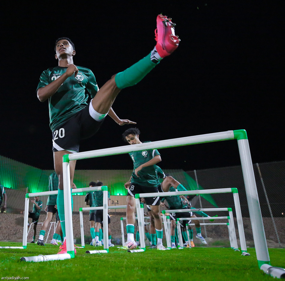 غدا.. الأخضر الشاب يواجه «التنين» بفرصتين