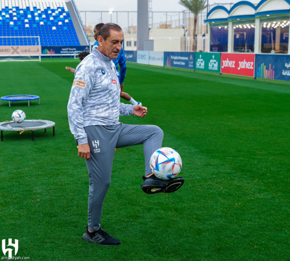 الهلال.. ماريجا يلامس الكرة.. وسالم  يتدرب على فترتين