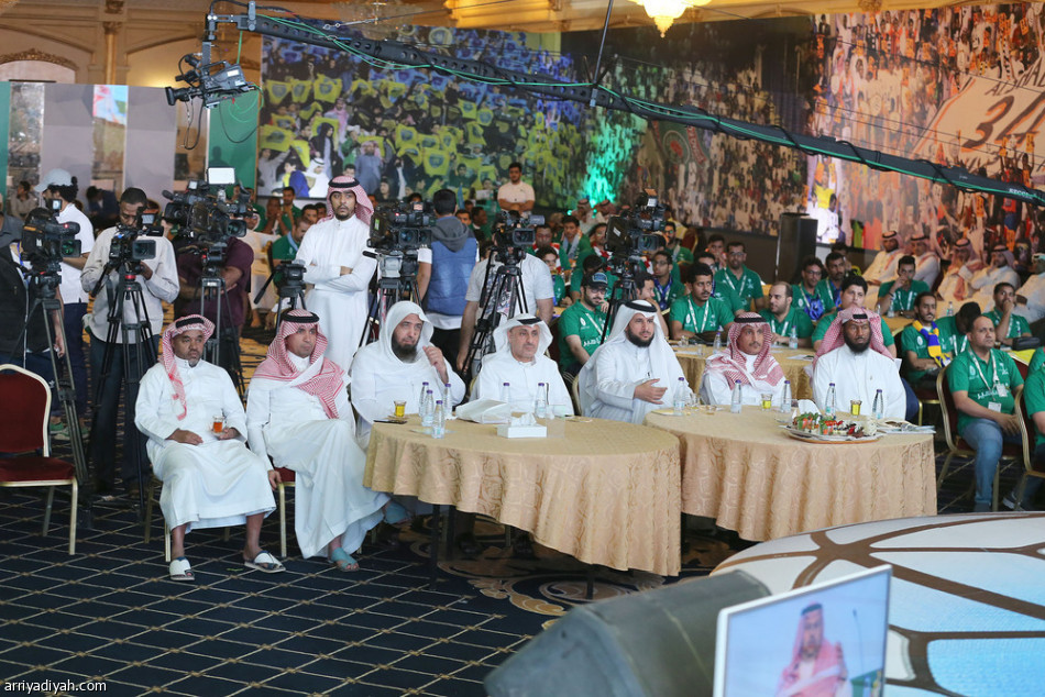 عبدالله بن مساعد: شجعت النصر يوماً ما.. وندرس تحسين ملاعب الرياض