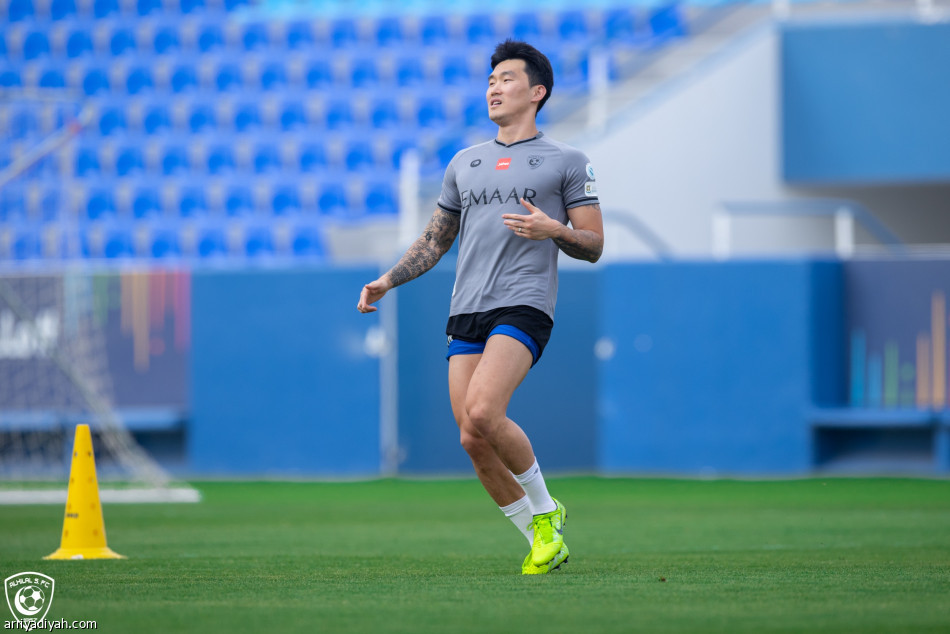 الفرج وسالم والشهراني خارج قائمة الهلال