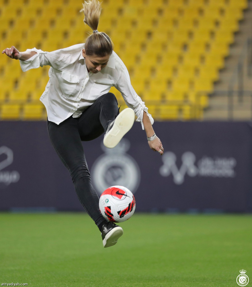 قائدة سيدات فرنسا تزور «مرسول بارك»