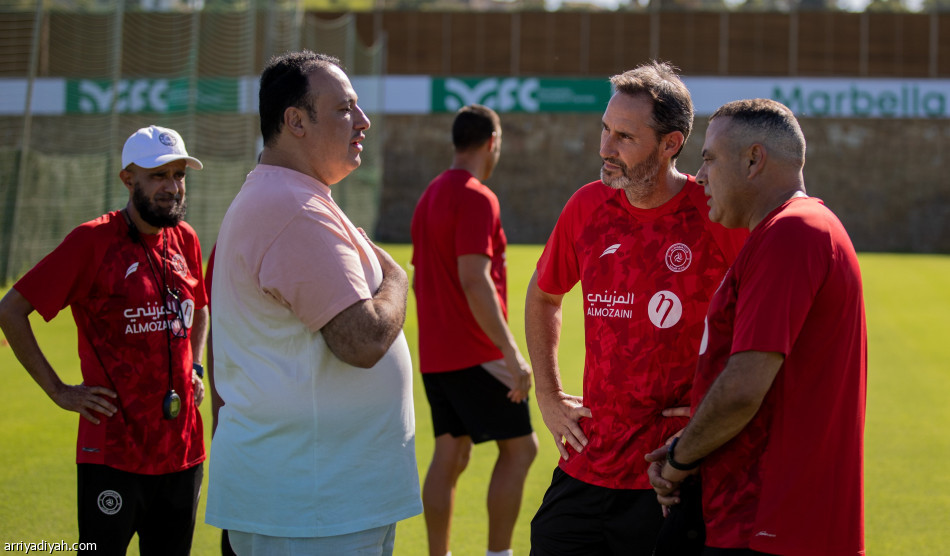 مورينو ينطلق مع الشباب باجتماع