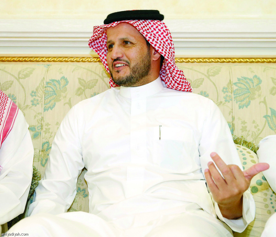 الرئيس يتصدر.. والأمين يريح الموظفين