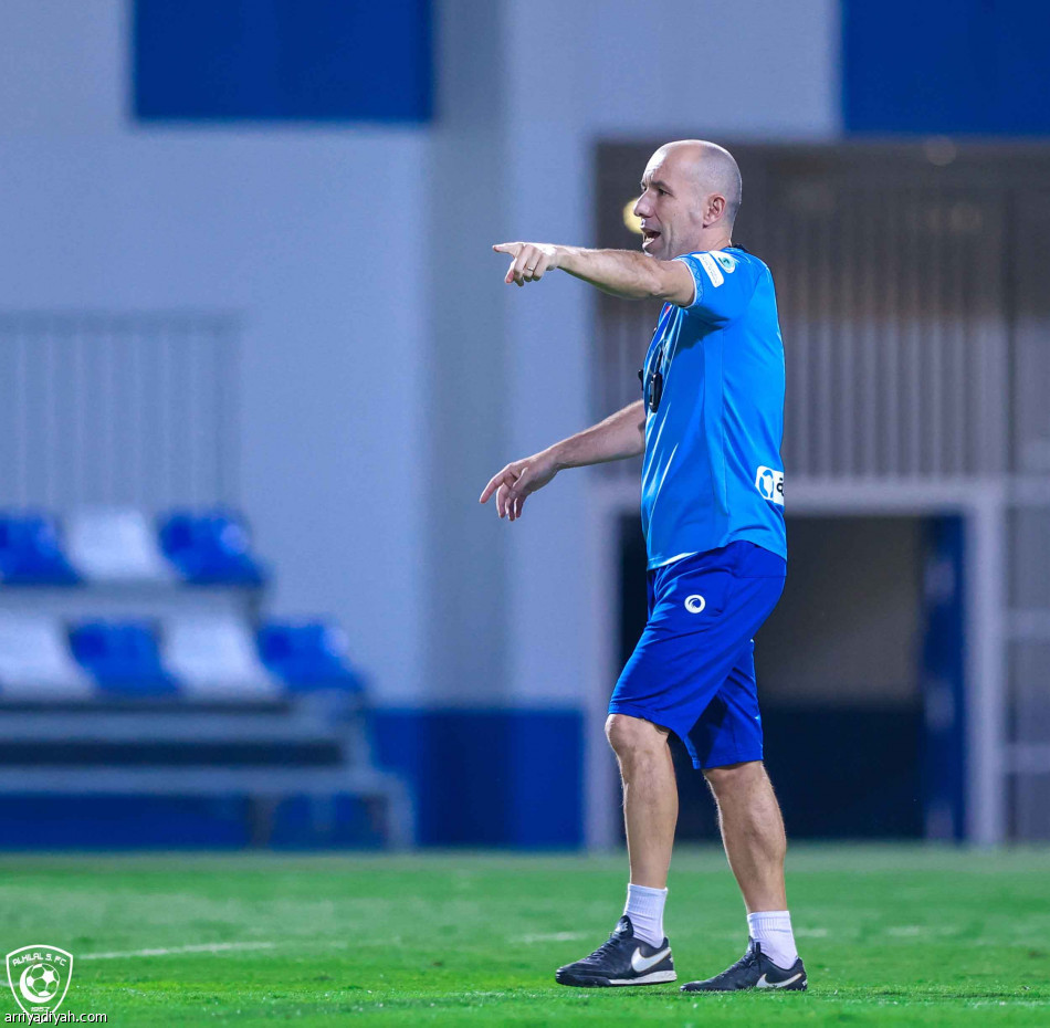 33% انتصارات.. 
الهلال يتفوق