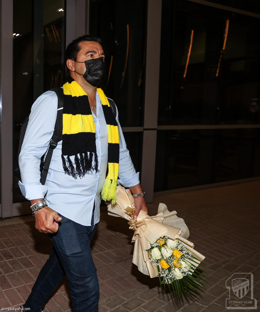 كونترا يصل ويبدأ المهمة مع الاتحاد