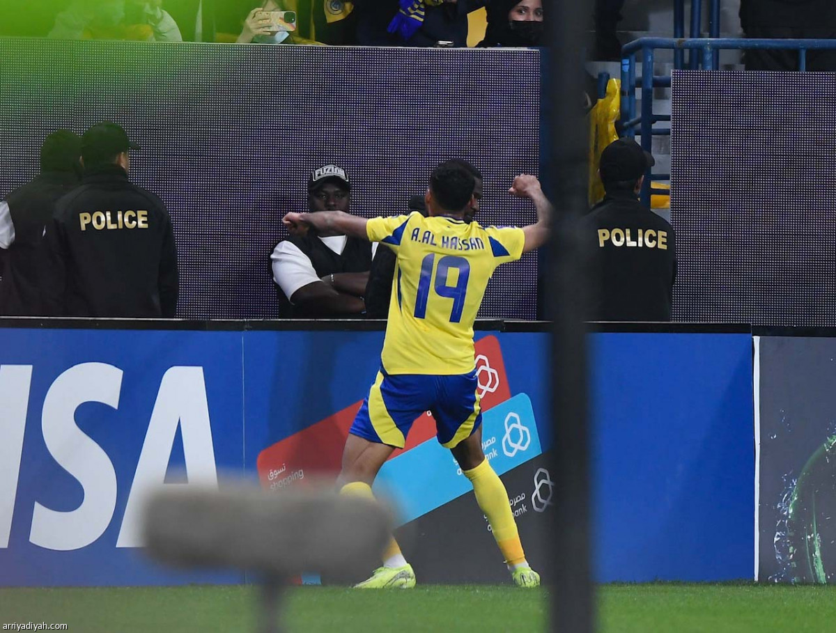 النصر يستعرض