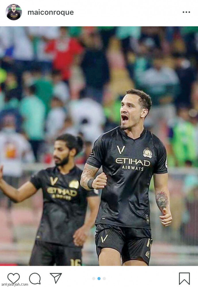 محترفو
 الهلال والنصر يسيطرون