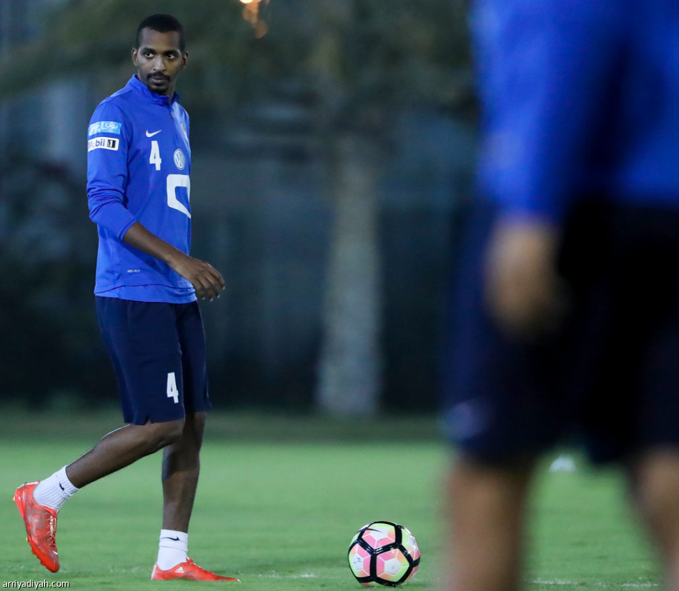 الهلال يبدأ أولى حصصه التدريبية على ملعب بني ياس