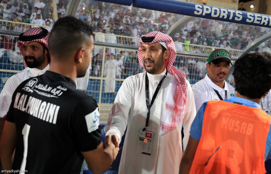 اتحاد القدم يمنع الرؤساء والمشرفين من أرض الملعب