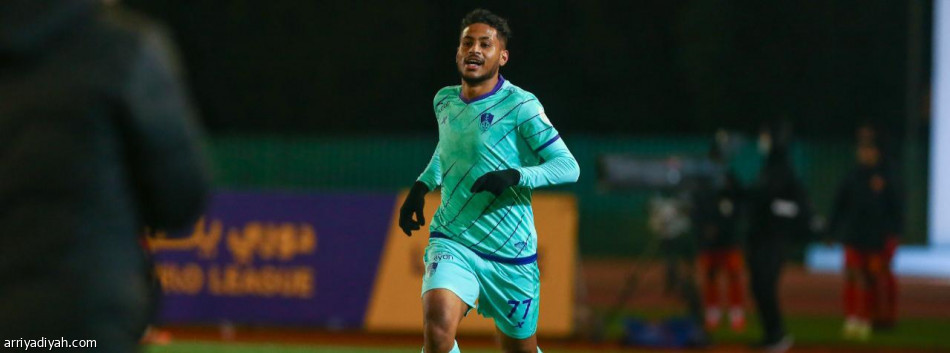 هفوة مبولحي تنقذ الأهلي أمام القادسية