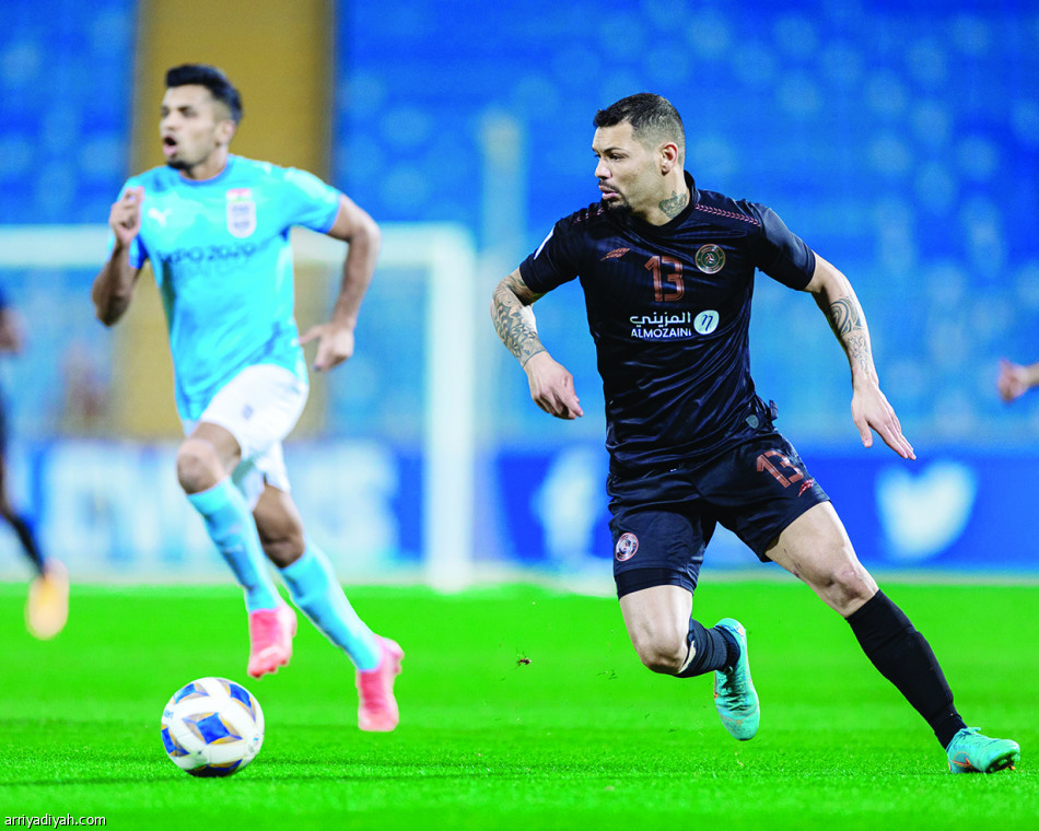 بثلاثية هتان..
11 «هاتريك» سعوديّا في الأبطال