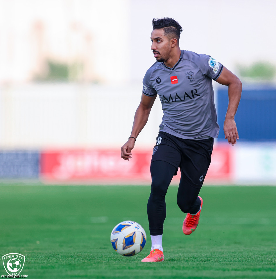 الهلال يستعيد الفرج.. ويغادر إلى دبي